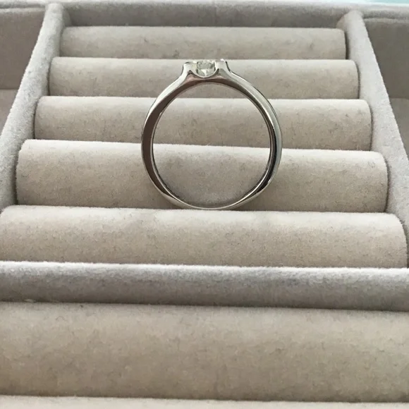 14K White Gold Ring with Diamond Size 5 - Picture 7 of 9